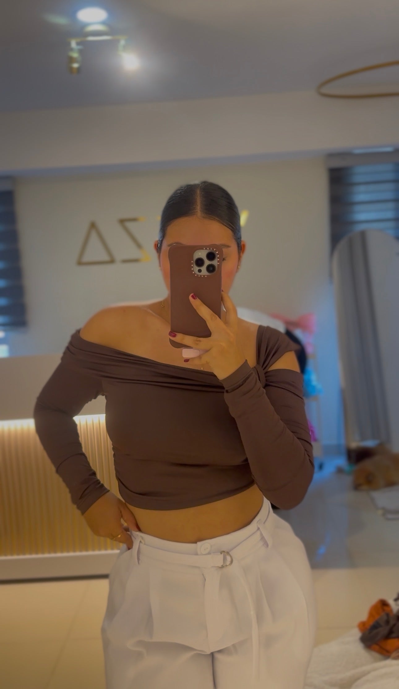 Crop top cuello bandeja nudo