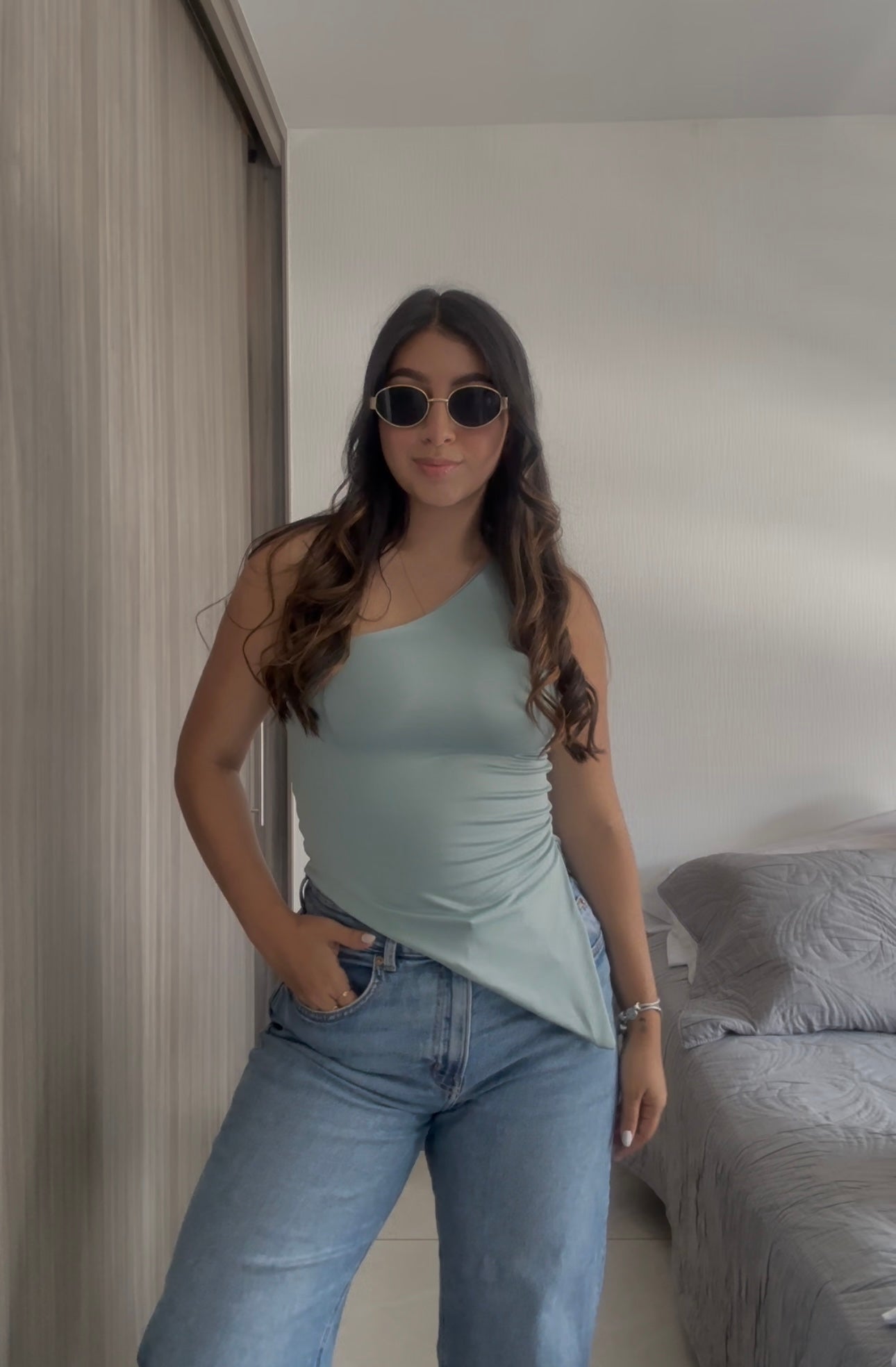 Blusa una manga corte diagonal
