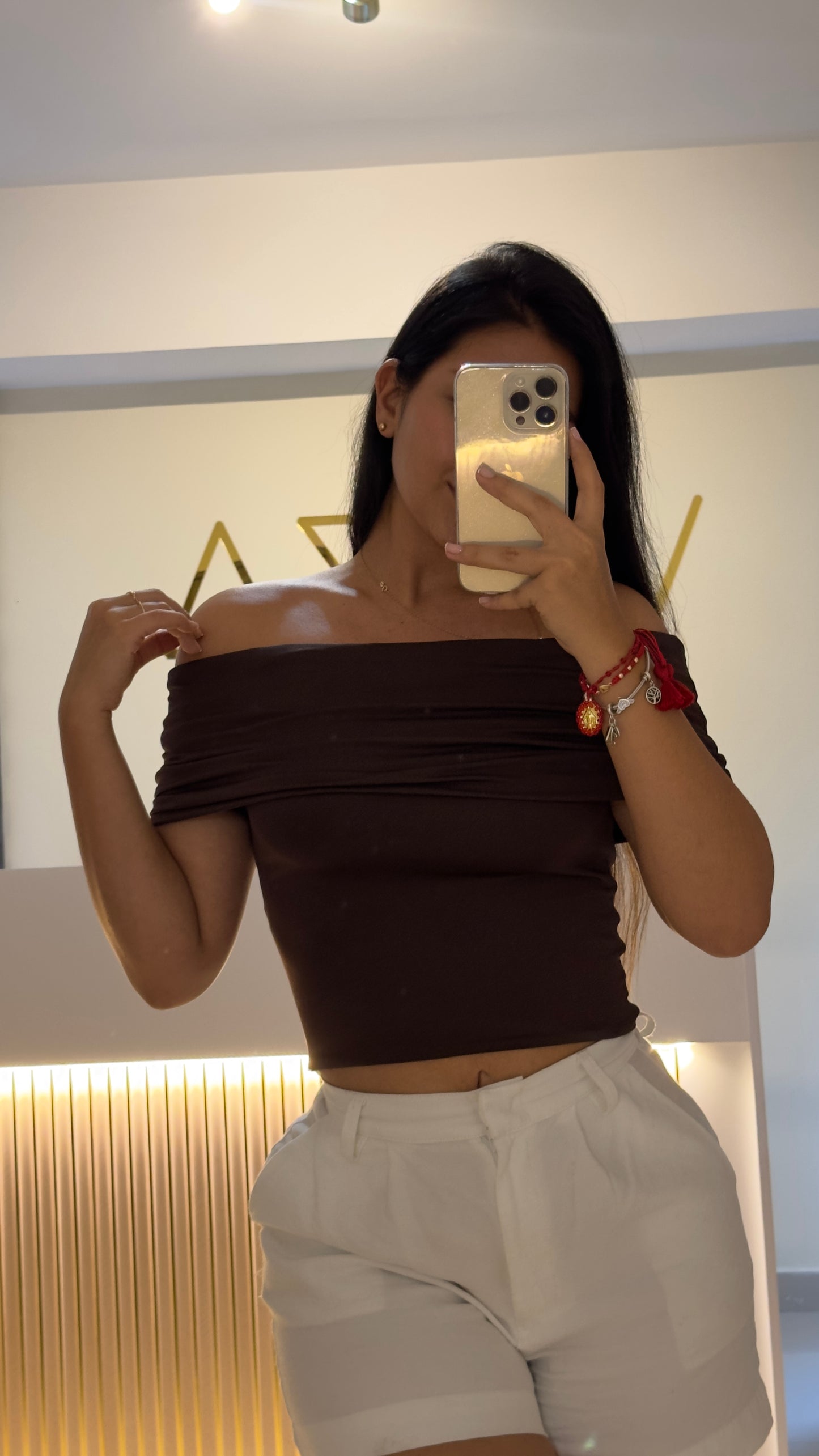 Blusa cuello bandeja