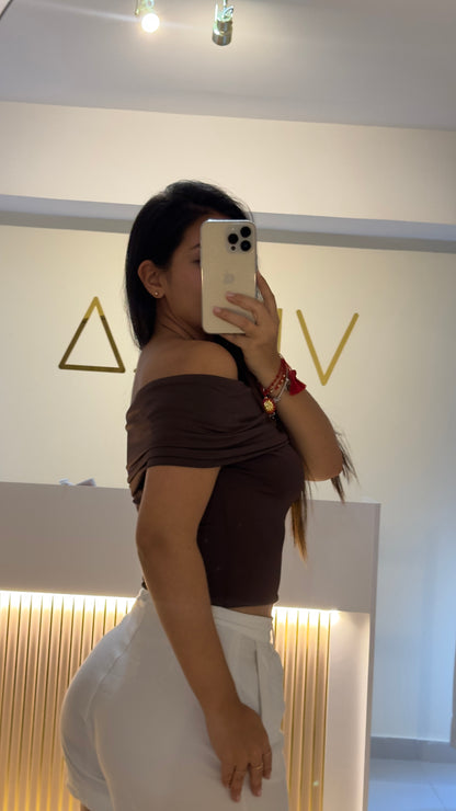 Blusa cuello bandeja