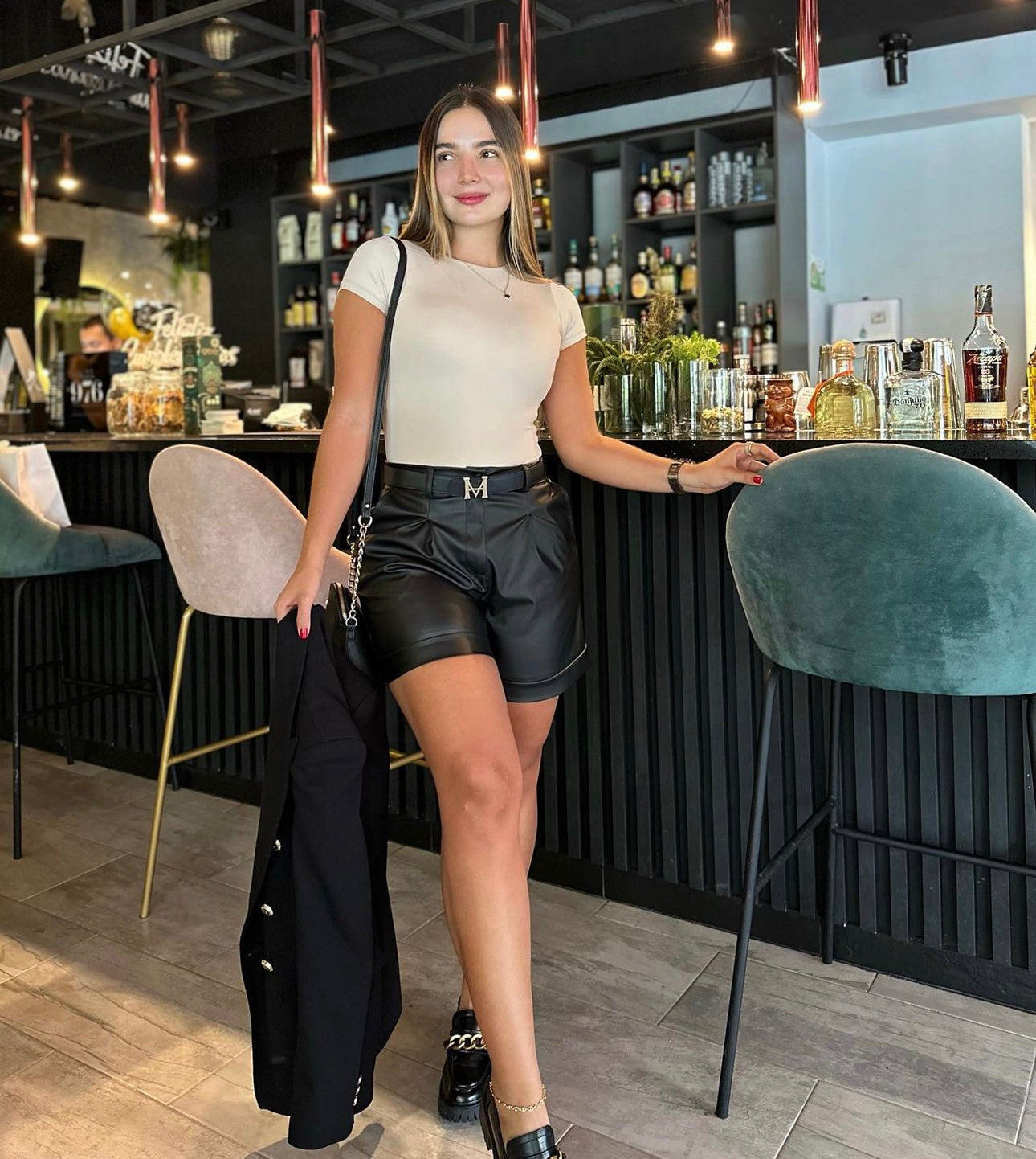 Body básico sin escote manga corta
